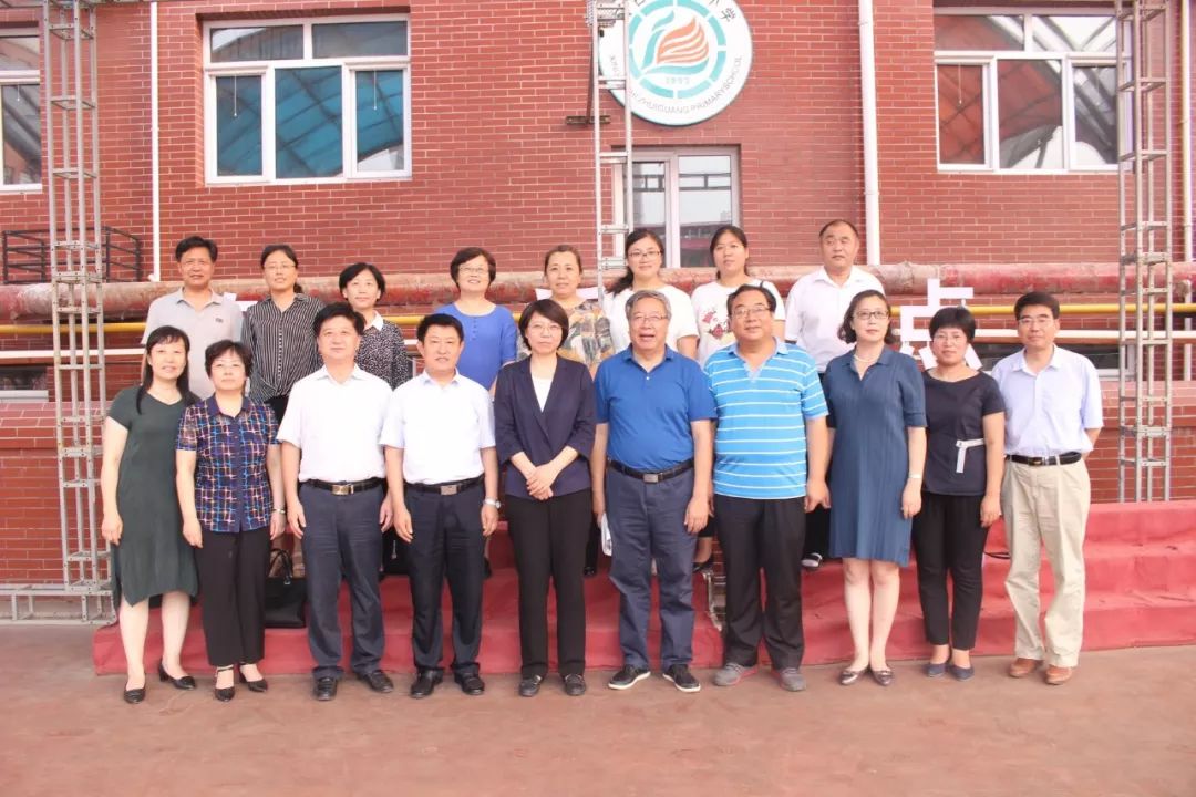 市委常委统战部长郝艳红一行观摩调研追光小学